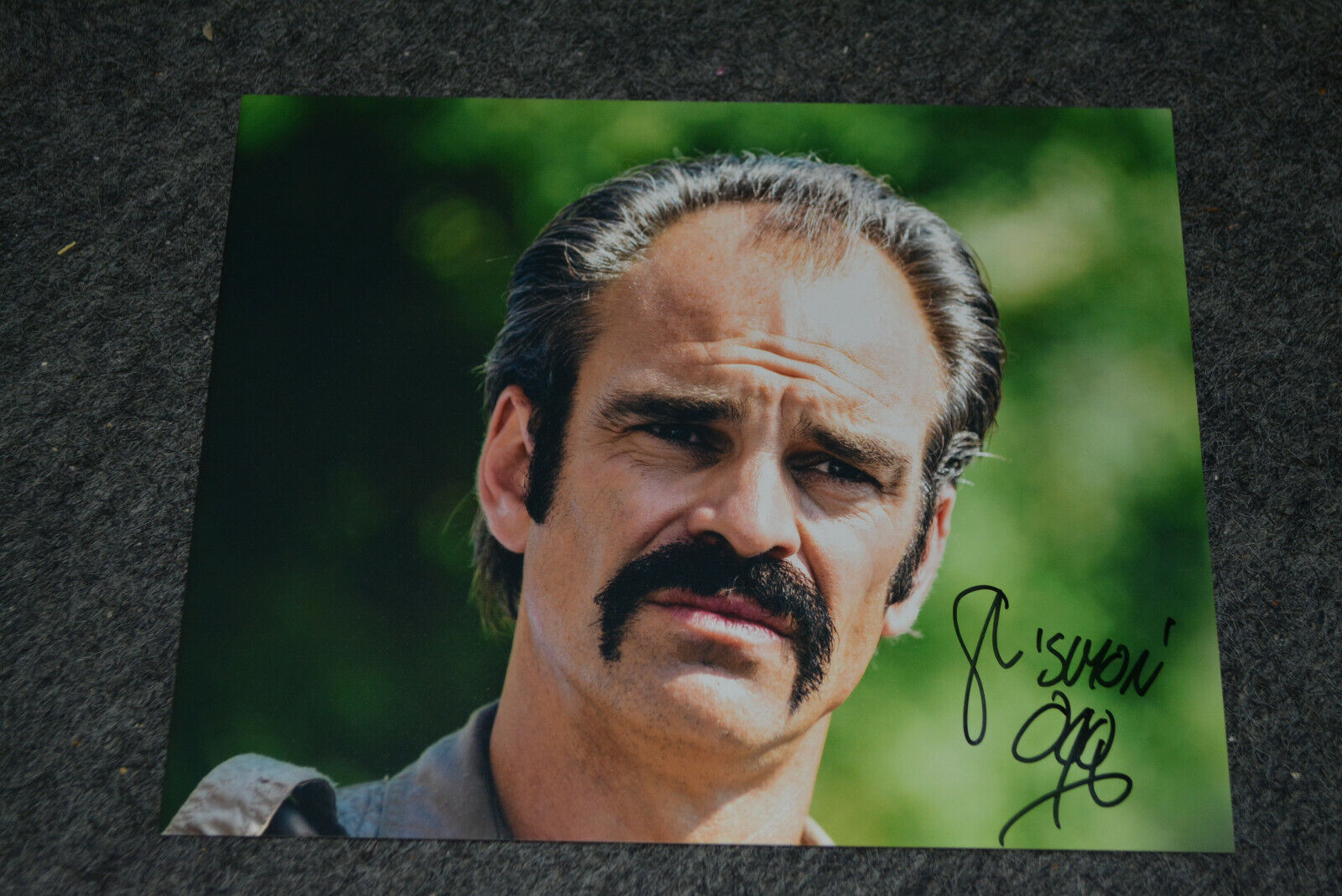 STEVEN OGG signed autograph In Person 8x10 20x25 cm THE WALKING DEAD