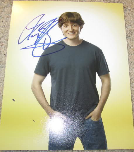 LUCAS NEFF RAISING HOPE SIGNED AUTOGRAPH 8x10 Photo Poster painting w/PROOF