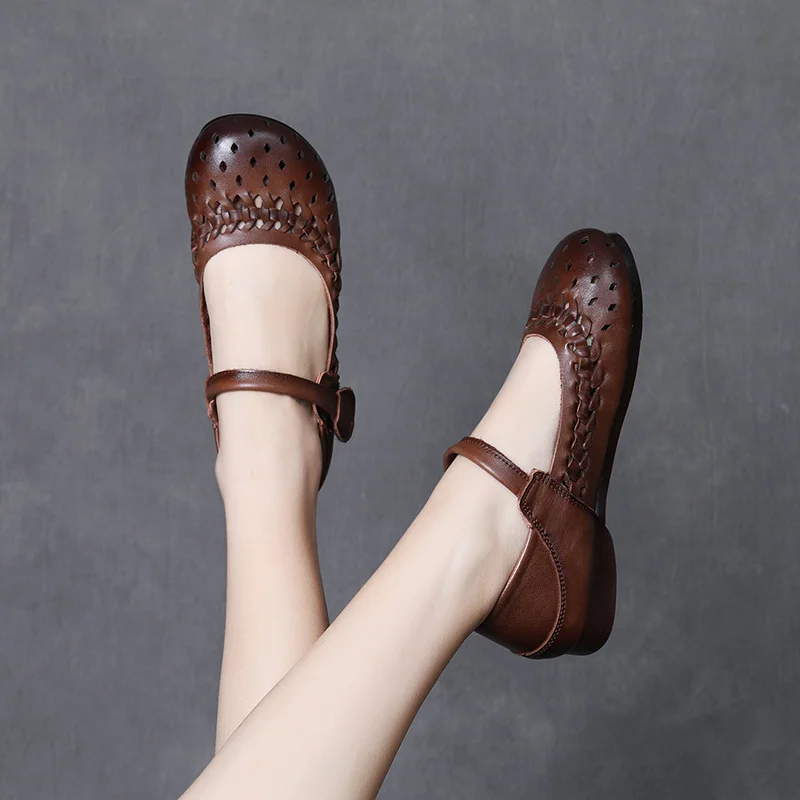 Yyvonne Cow Skin Retro Hollow Sandals Women 2025 Summer New Comfortable Breathable Hole Shoes Casual Mother Shoes
