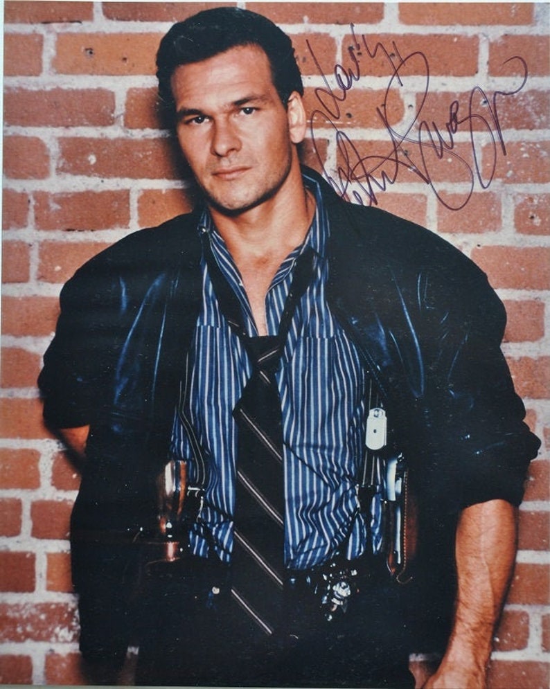 PATRICK SWAYZE SIGNED Photo Poster painting Black Dog Road house Ghost Dirty Dancing wcoa