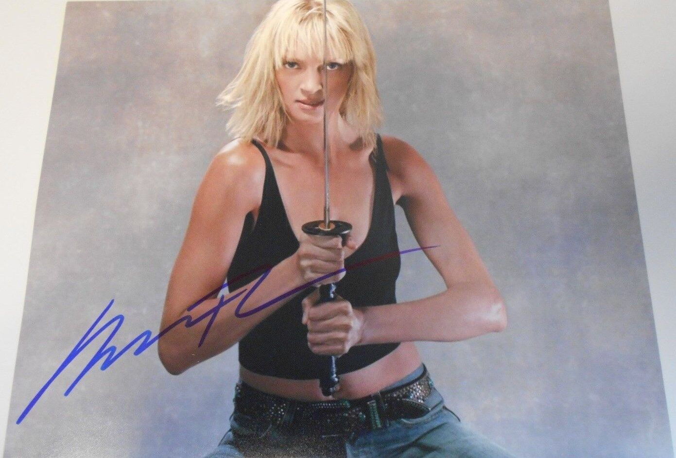 UMA THURMAN * ACTRESS * KILL BILL * HAND SIGNED Photo Poster painting 8 X 10