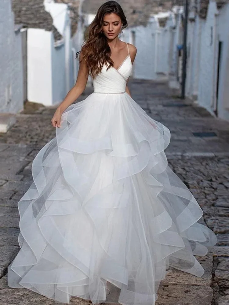 Bohemian V Neck Wedding Dresses Spaghetti Strap Tiered Tulle Bridal Gowns
