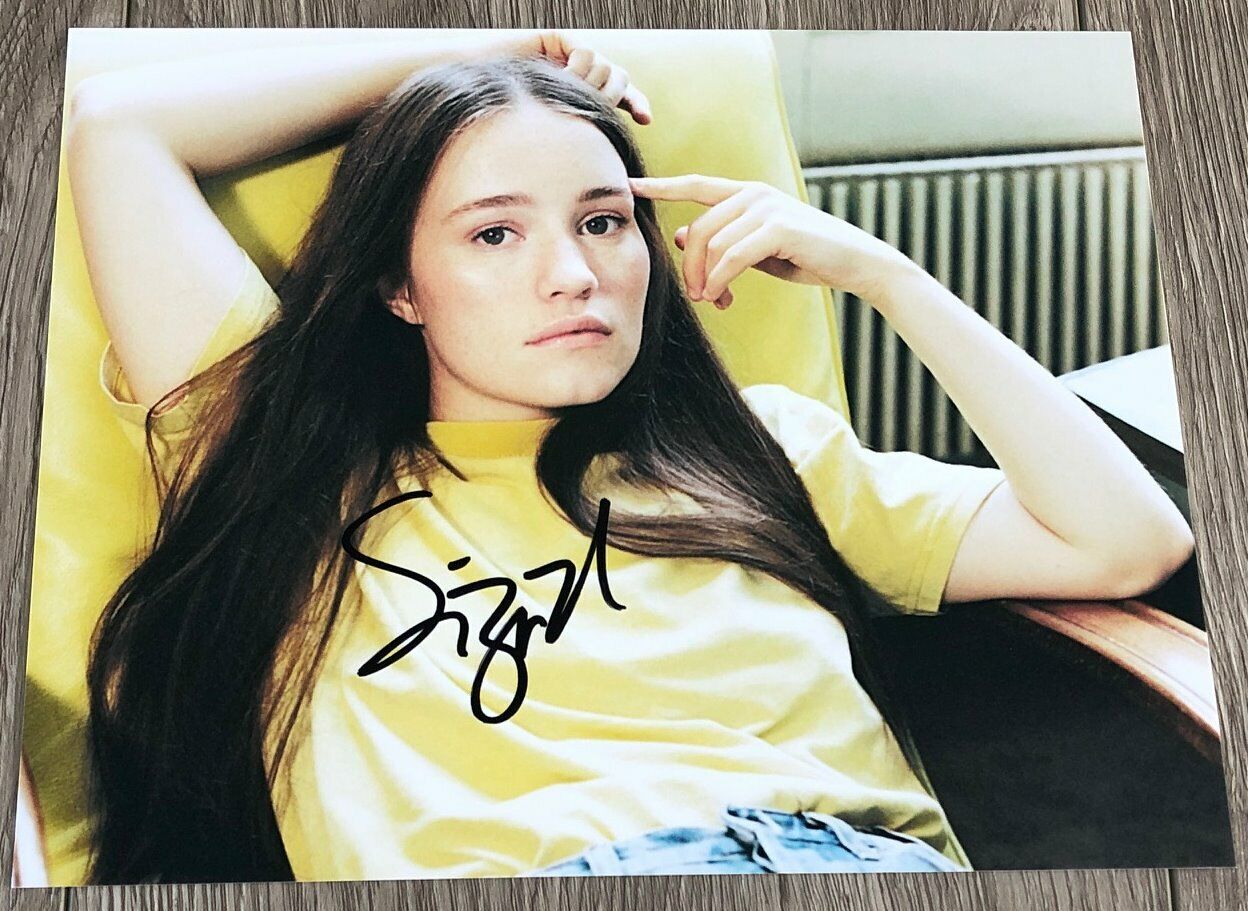 SIGRID RAABE SIGNED AUTOGRAPH SUCKER PUNCH CONCERT 8x10 Photo Poster painting B w/PROOF