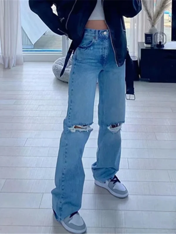 Jeans for Women Over 50: Curating a Chic and Functional Denim Wardrobe