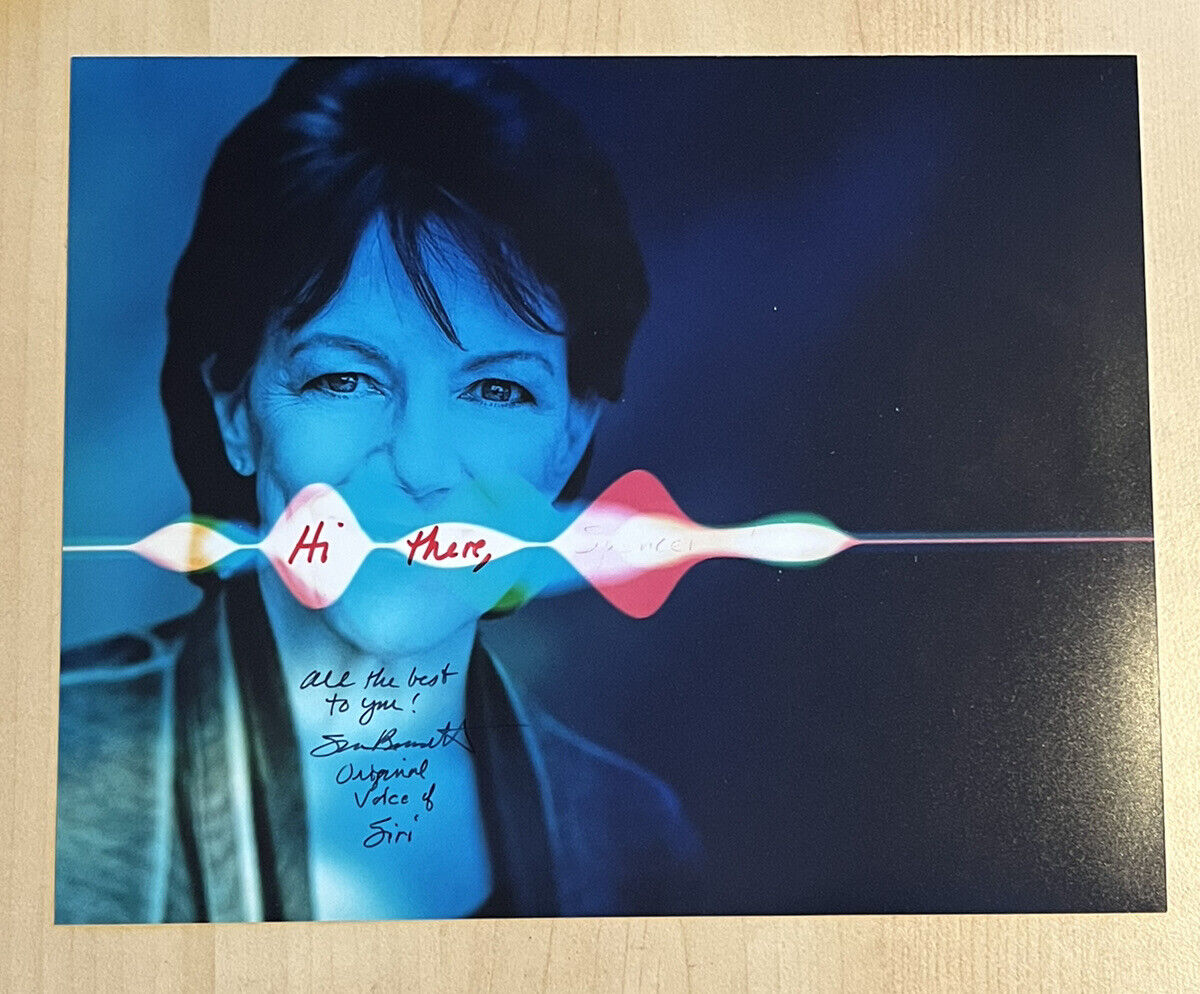 SUSAN C BENNETT HAND SIGNED 8x10 Photo Poster painting SIRI ORIGINAL VOICE APPLE AUTOGRAPHED COA