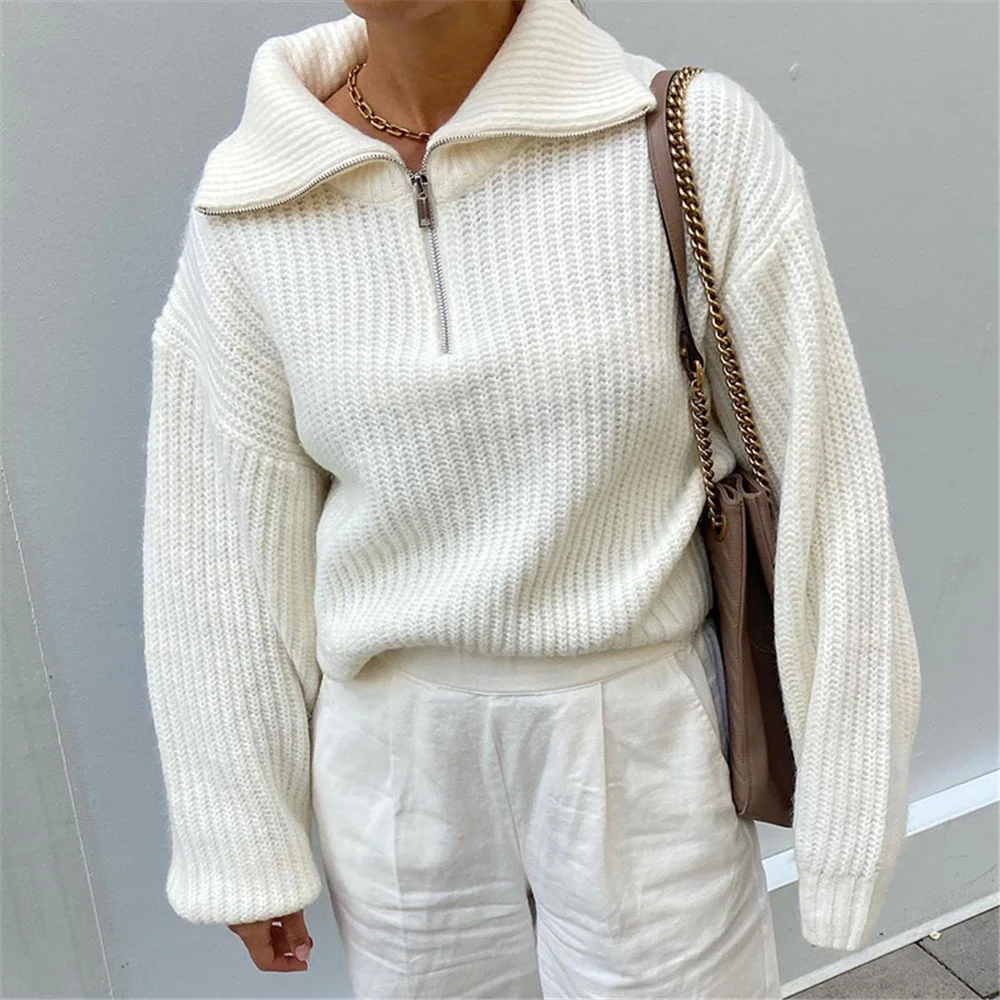 Chic turtleneck sweater with zipper