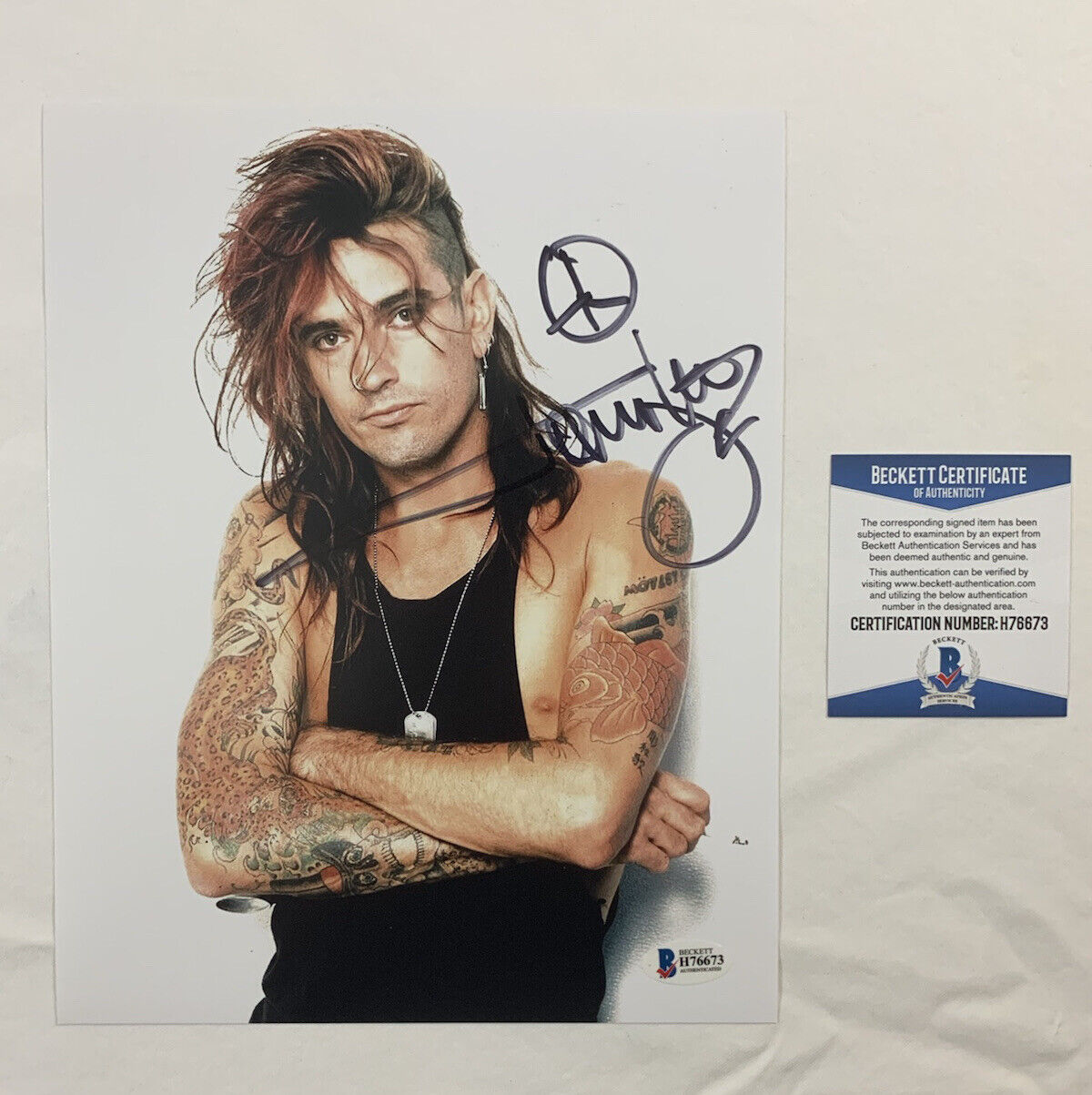 TOMMY LEE HAND SIGNED 8x10 Photo Poster painting MOTLEY CRUE DRUMMER AUTOGRAPH BECKETT COA