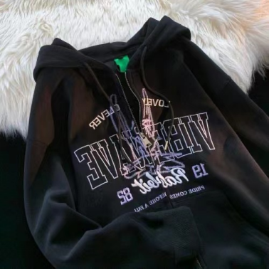 Kanonion Letter Sticker Hoodie – Simple Outfits for Spring Style  