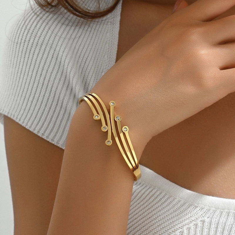 Elegant Minimalist Classic Style Round 201 Stainless Steel 18K Gold Plated Shell Zircon Bangle In Bulk