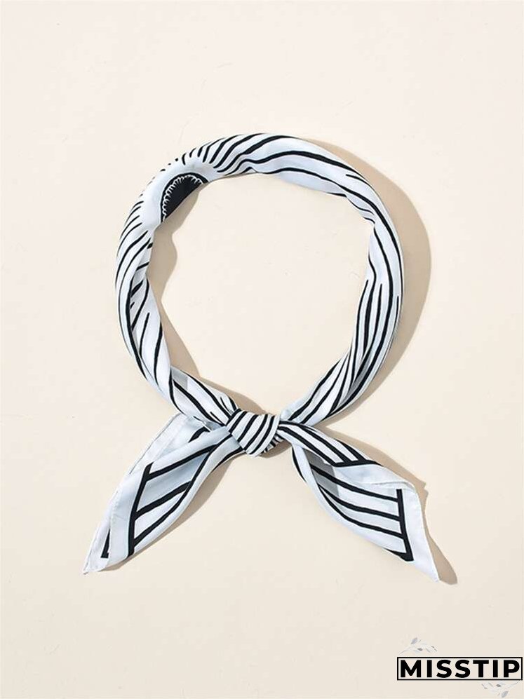 Irregular Line Print Bandana