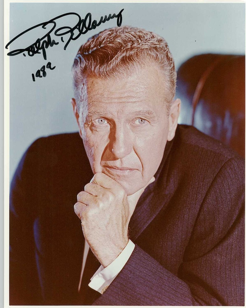 Ralph Bellamy (d. 1991) Signed Autographed 8x10 Photo Poster painting - COA Matching Holograms