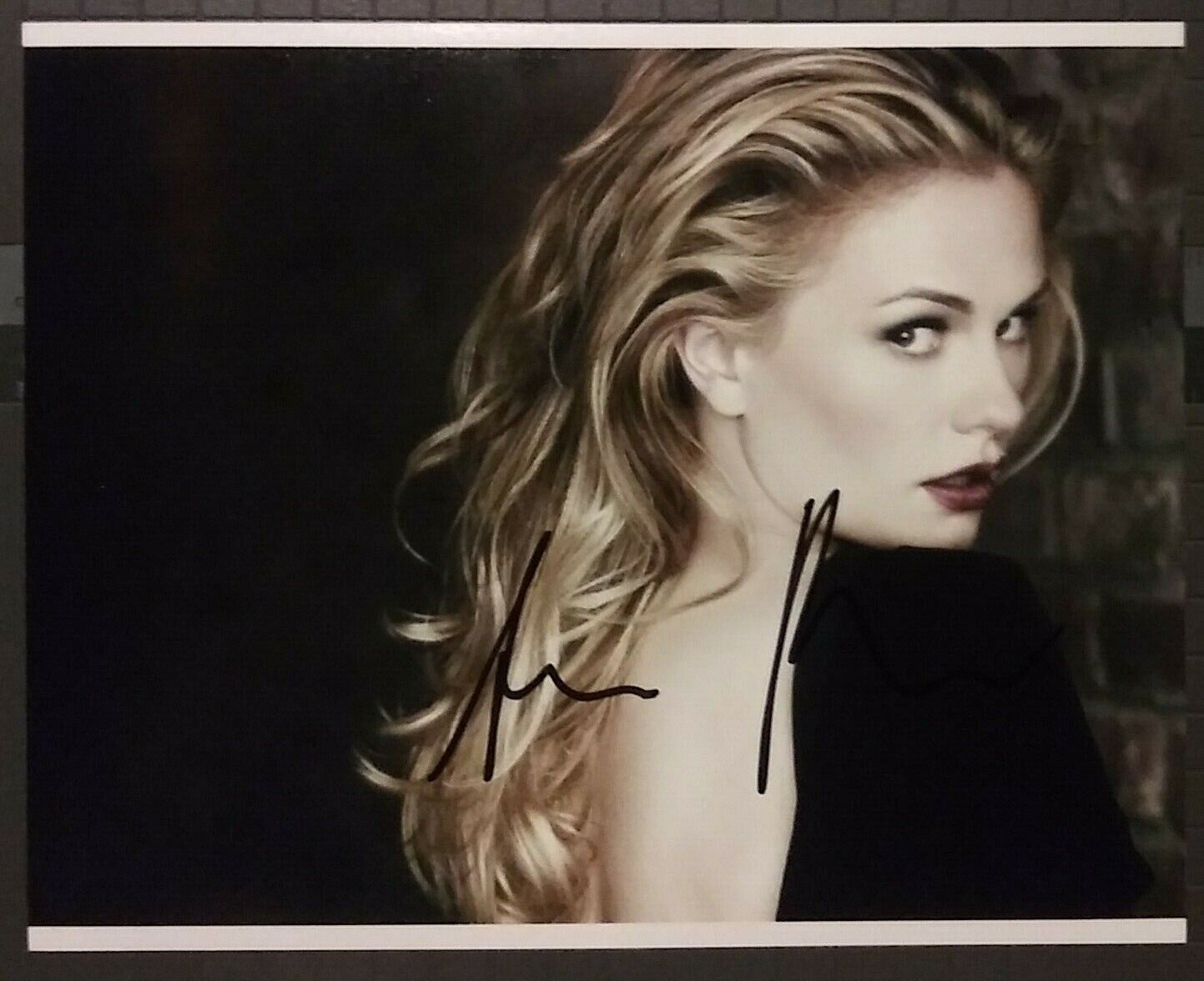 Anna Paquin signed 8x10