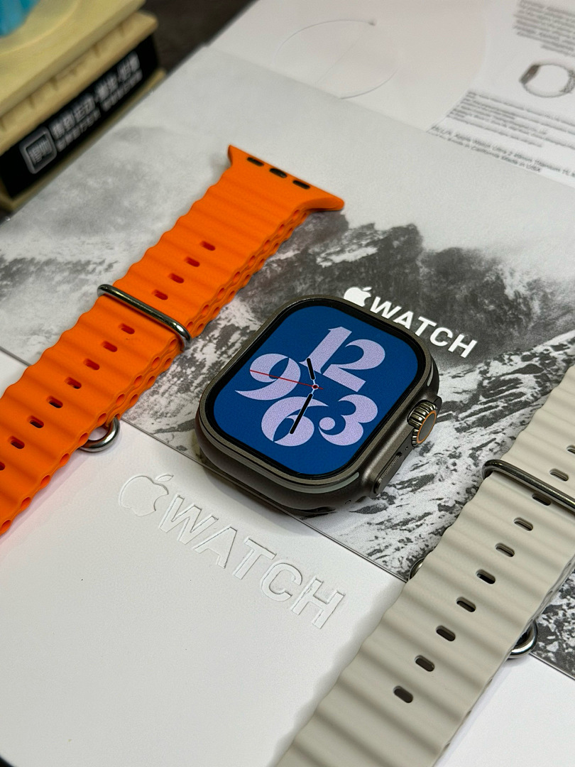 Smartwatch with Cellular SIM Card Version