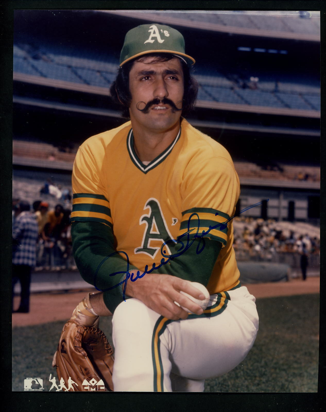 Rollie Fingers Signed Autographed 8 X 10 Photo Poster painting Oakland A's kneeling pose