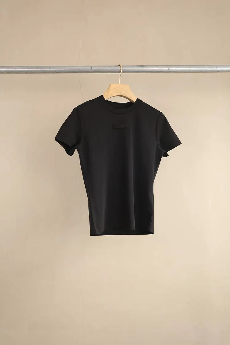 Short-Sleeve Crew Neck T-Shirt with Embroidered Webbing Logo on the Chest 