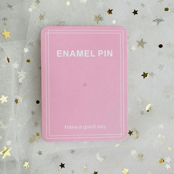 Foto del pin Bolsitas con cartón para regalar pines · modelo 1