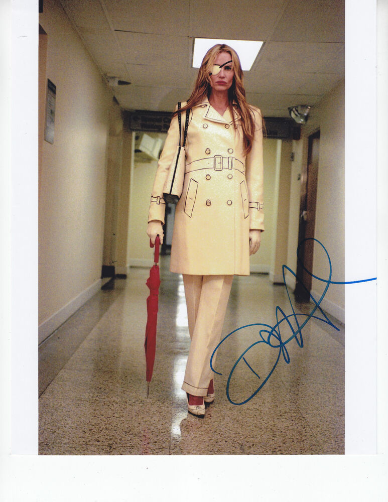 Daryl Hannah - KILL BILL - signed 8x10