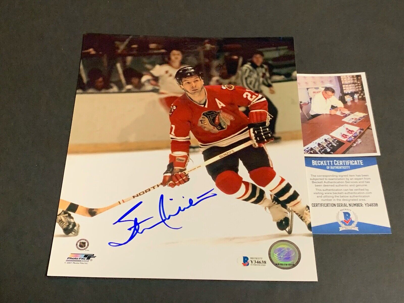 Stan Mikita Chicago Blackhawks Autographed Signed 8x10 Beckett COA m