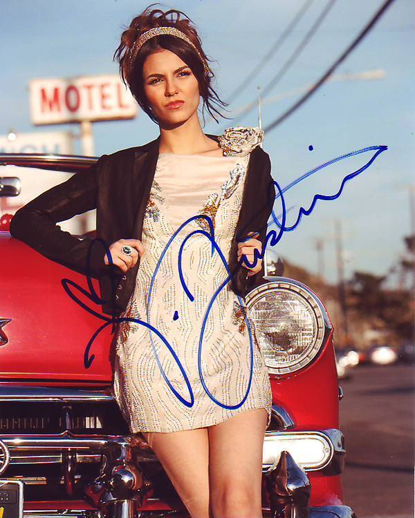 VICTORIA JUSTICE signed autographed Photo Poster painting