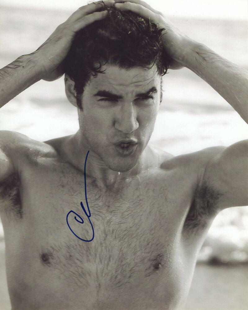 DARREN CRISS SIGNED AUTOGRAPH 8X10 Photo Poster painting - SHIRTLESS GLEE STUD, GIANNI VERSACE