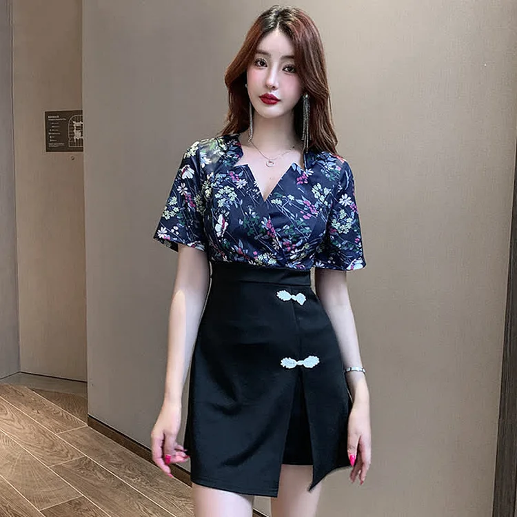 Floral Print V-neck T-shirt Buckle Split Skirt Two Pieces Set - Modakawa modakawa