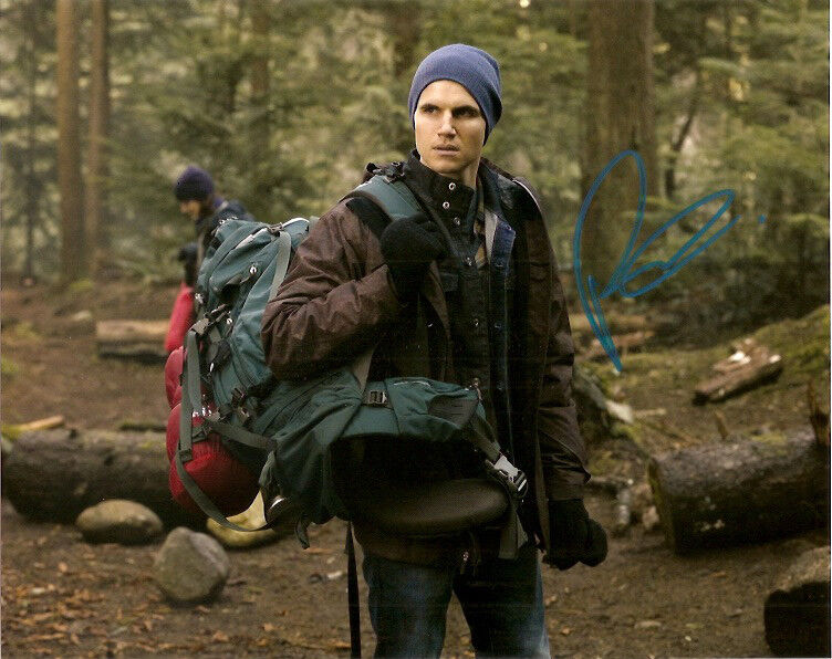 Robbie Amell Tomorrow People Autographed Signed 8x10 Photo Poster painting COA