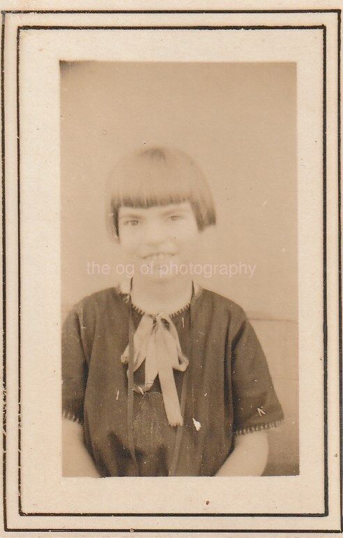 YOUNG GIRL From Before FOUND Photo Poster paintingGRAPH bwPortrait VINTAGE 86 22