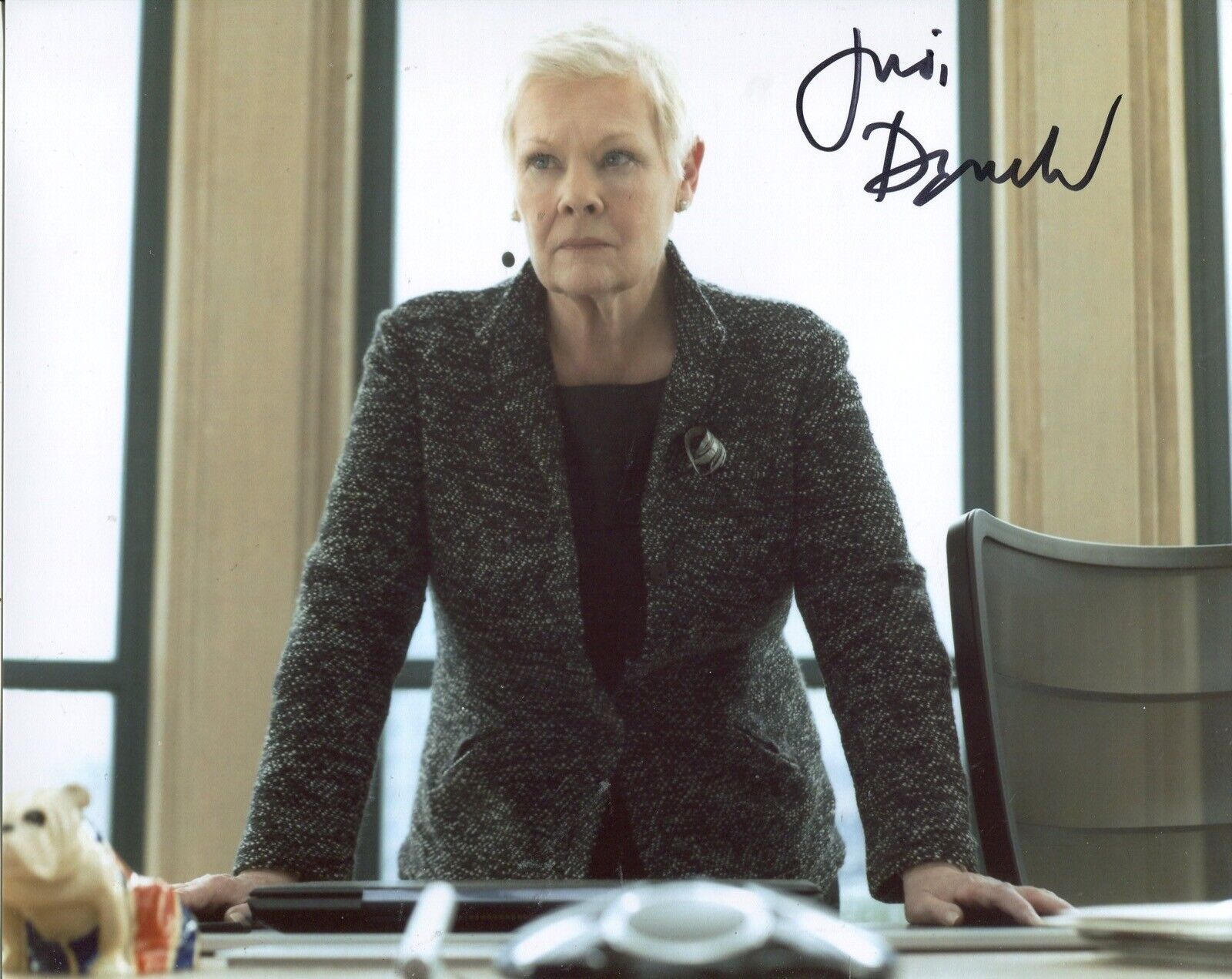 Actress Dame Judi Dench signed 007 James Bond Photo Poster painting No2 - UACC DEALER