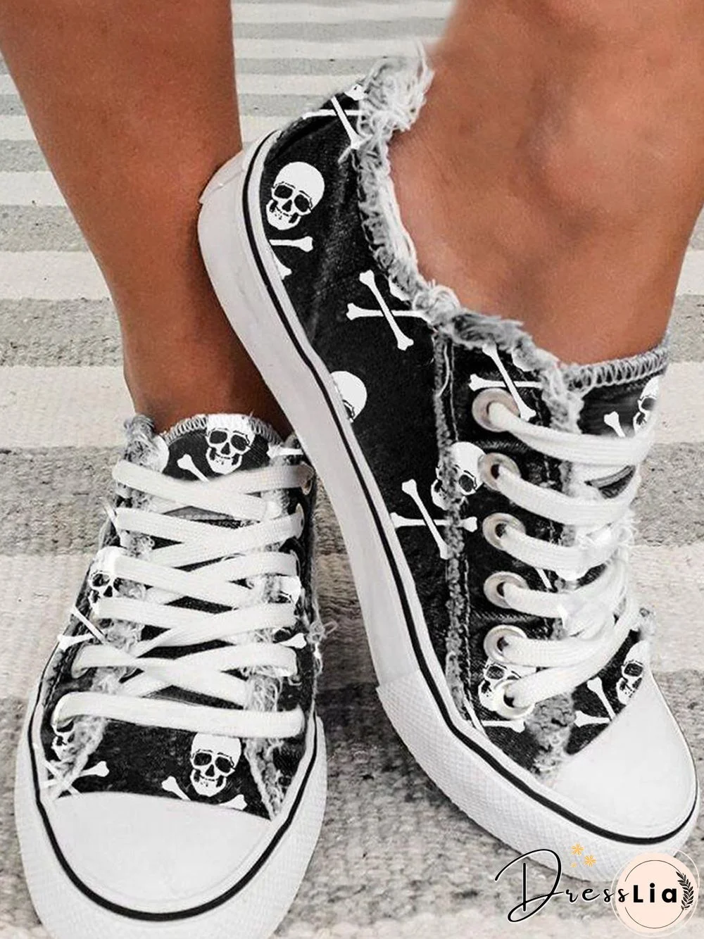 Halloween Black Skull Print Distressed Lace Up Sneakers