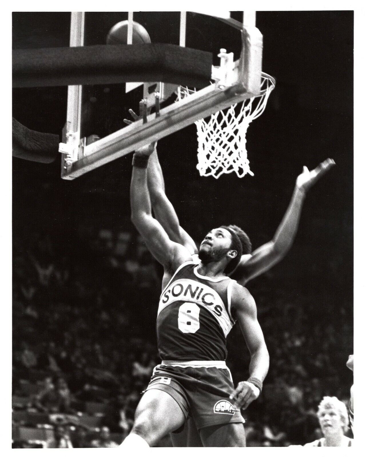 LONNIE SHELTON Seattle Super Sonics Basketball NBA 8x10 Photo Poster painting 1982 Nancy Hogue