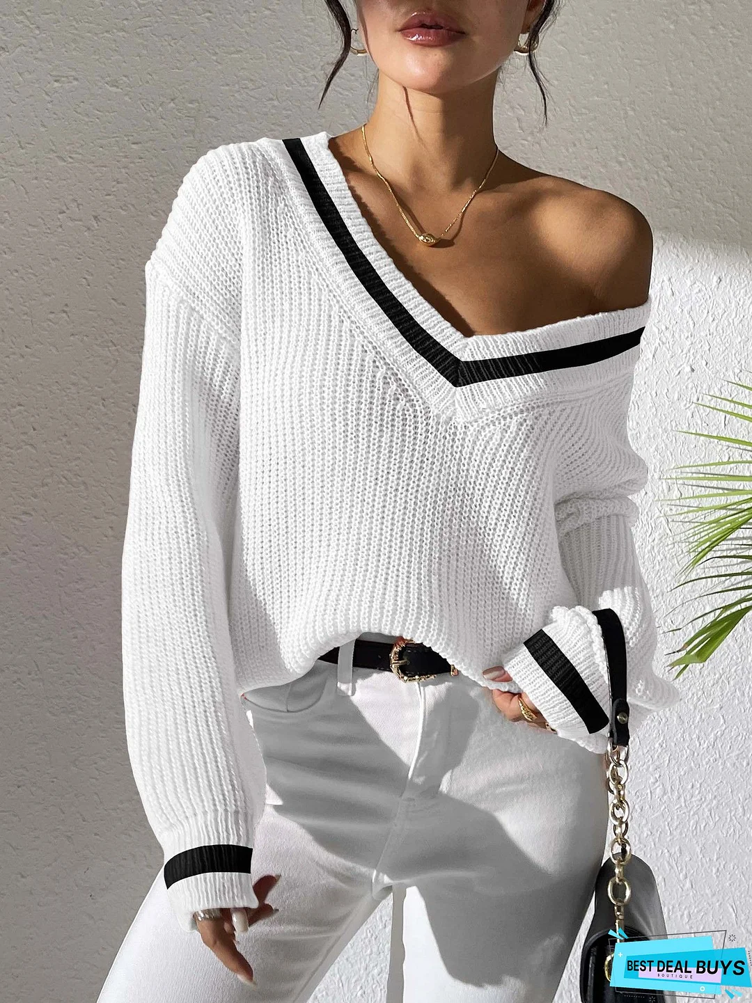 V-neck Black and White Contrast Loose Knit Pullover