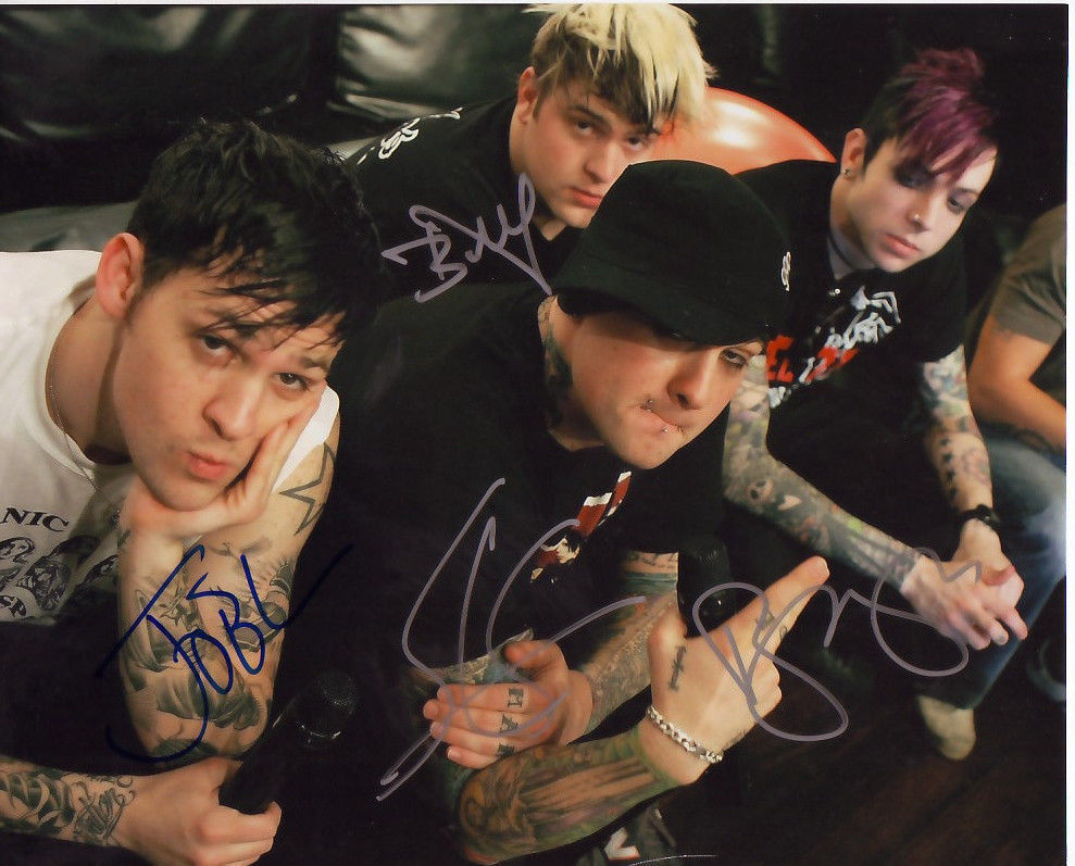 GOOD CHARLOTTE - ENTIRE GROUP AUTOGRAPH SIGNED PP Photo Poster painting POSTER