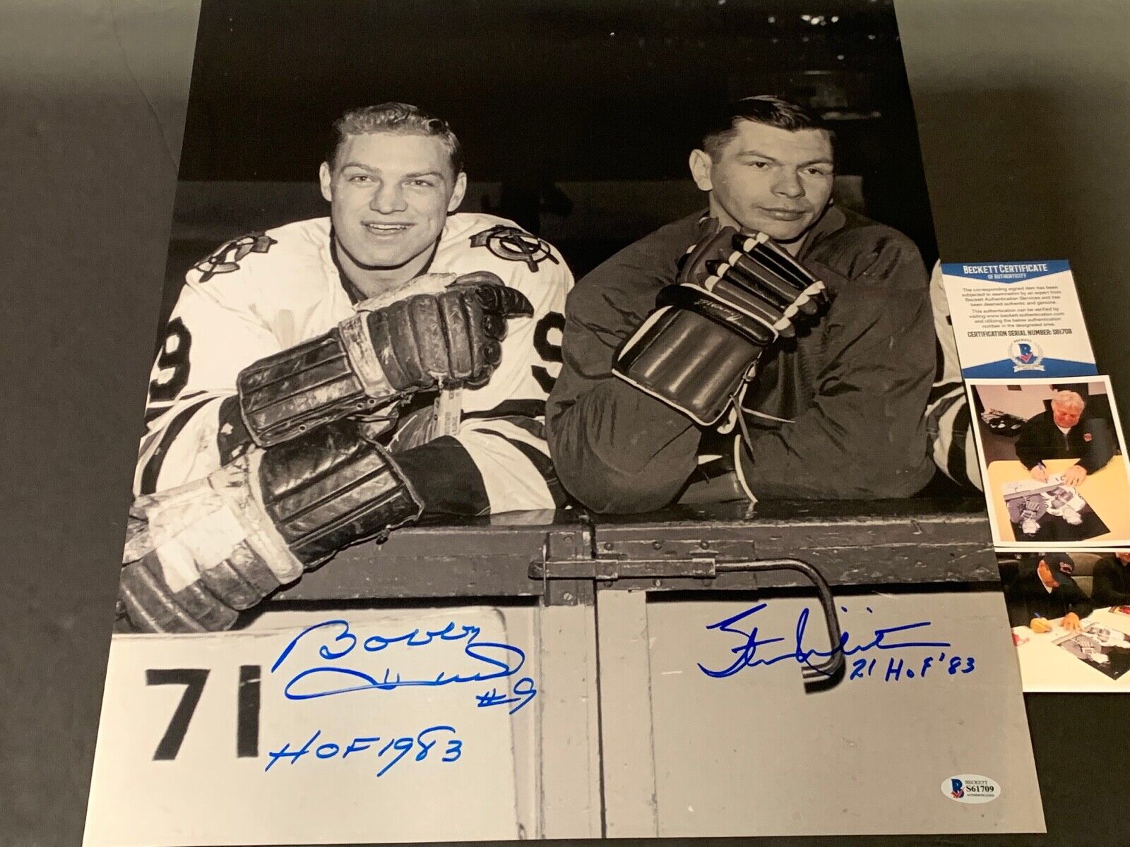 Stan Mikita Bobby Hull Chicago Blackhawks Signed 16x20 Beckett COA Boards