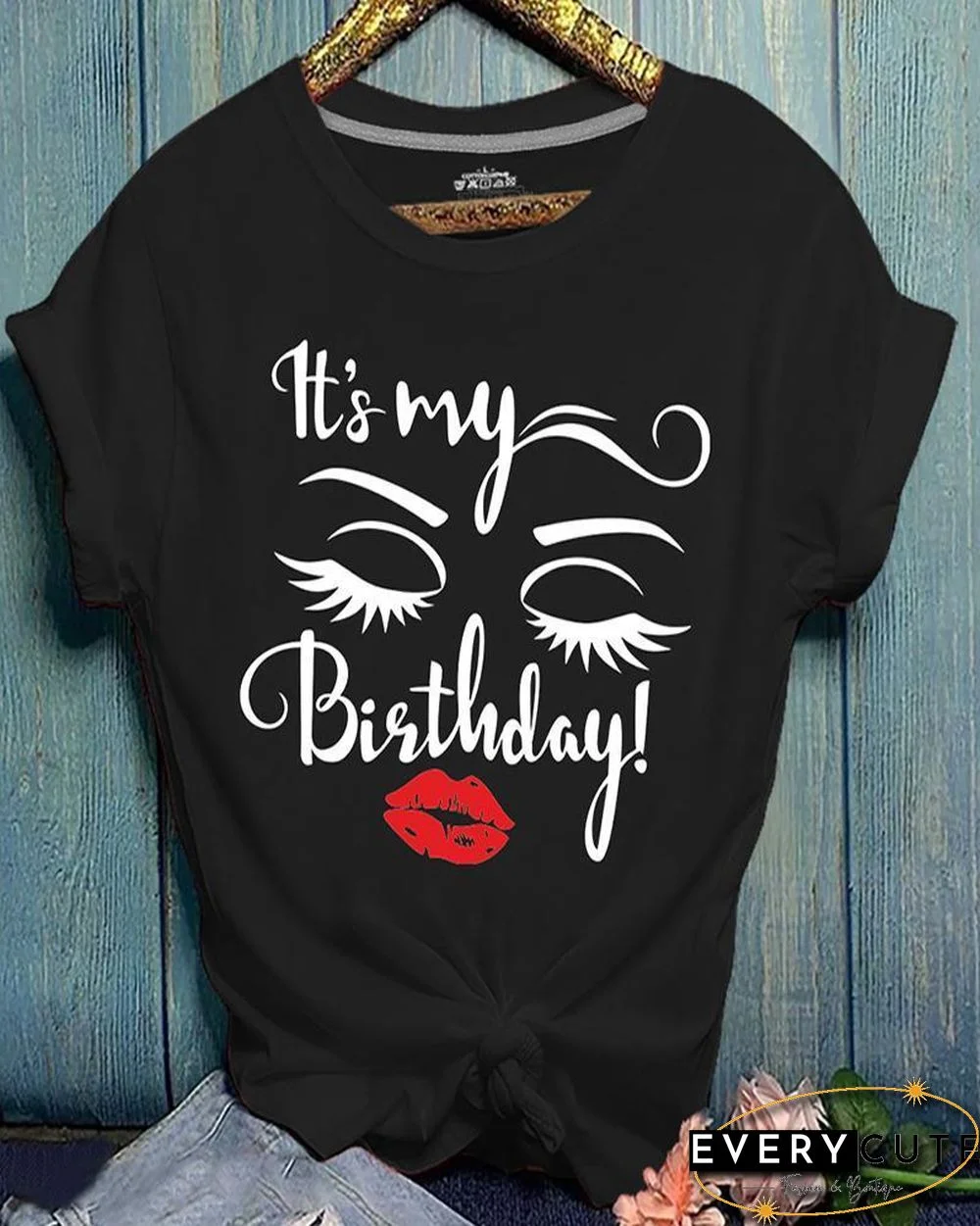 Letter / Lip / Eyelash Print Casual T-shirt P13187