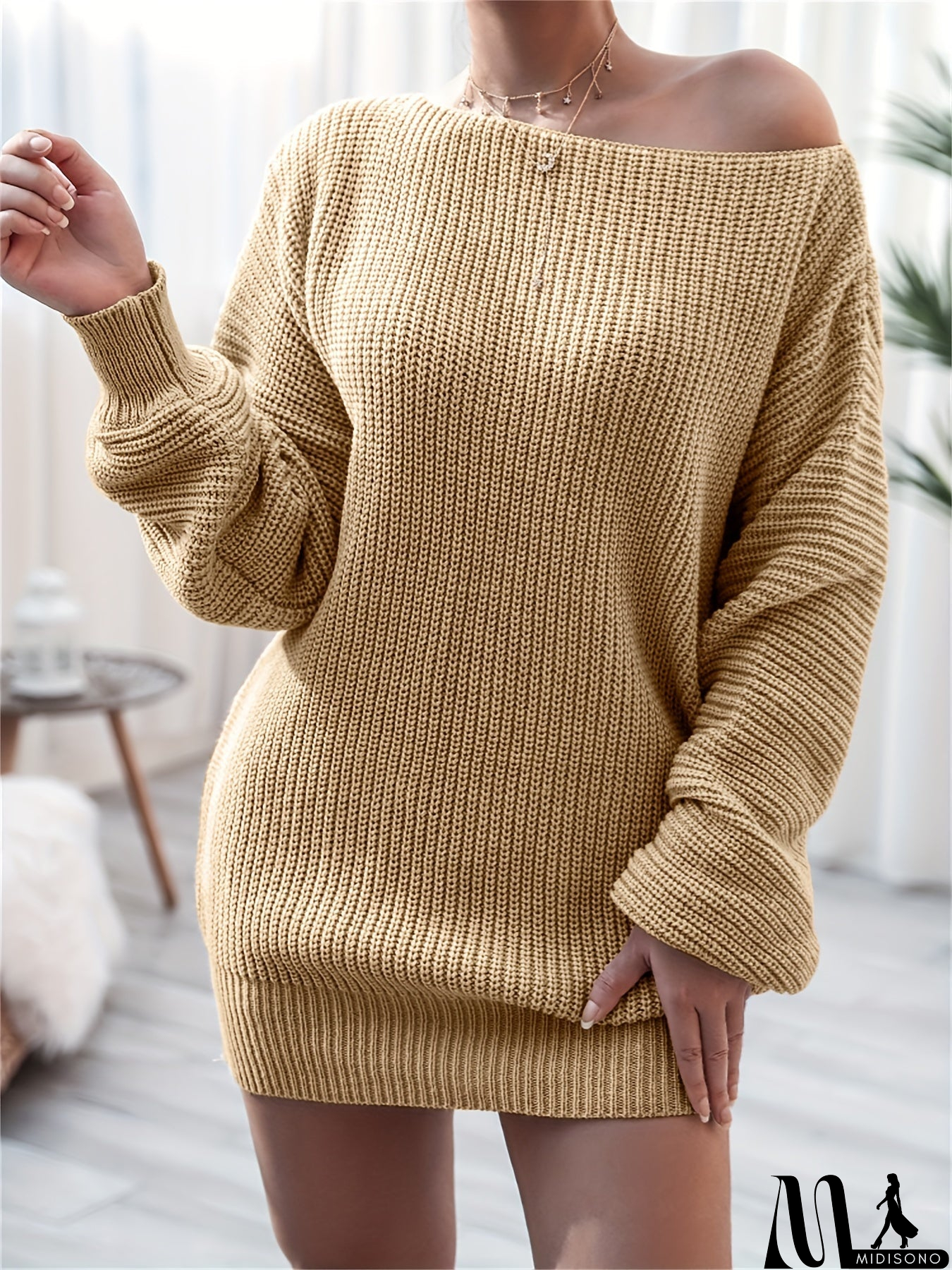 MidiSono - Tailored and Elegant Sweater