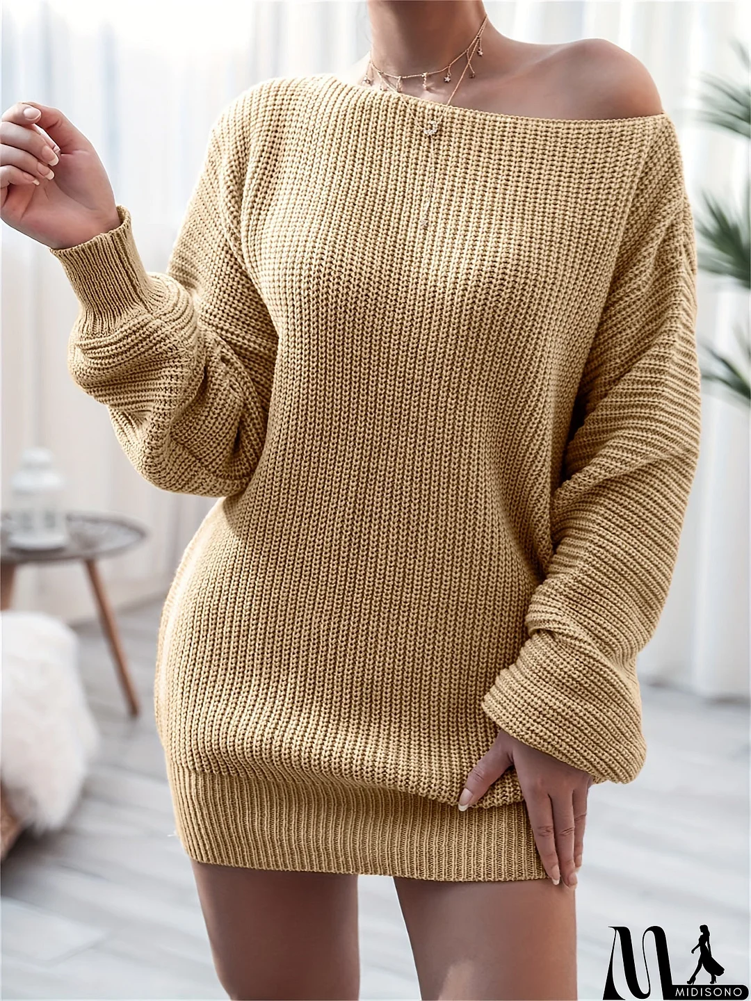 MidiSono - Tailored and Elegant Sweater