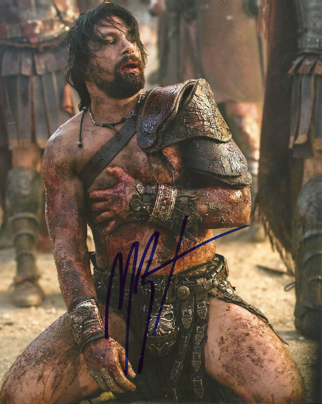 MANU BENNETT 'SPARTUCUS' CRIXUS SIGNED 8X10 PICTURE *COA *PROOF 1