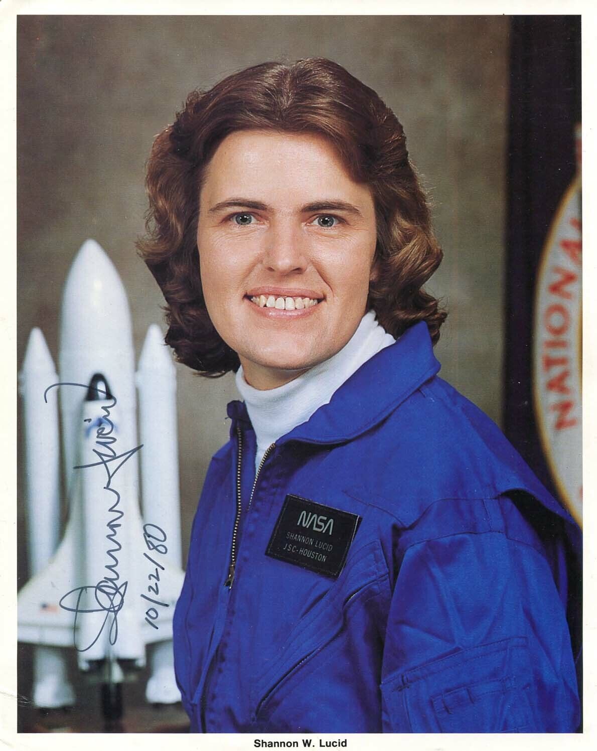 NASA ASTRONAUT Shannon Lucid autograph, signed Photo Poster painting