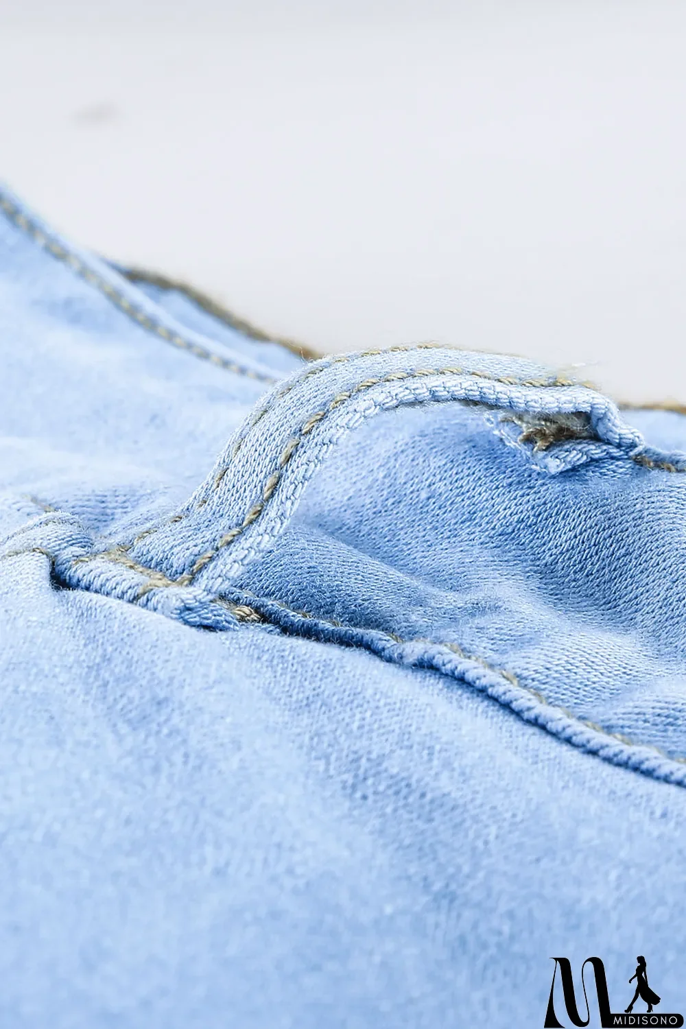 MidiSono - Blank Apparel - Light Blue Washed Ripped Jeans