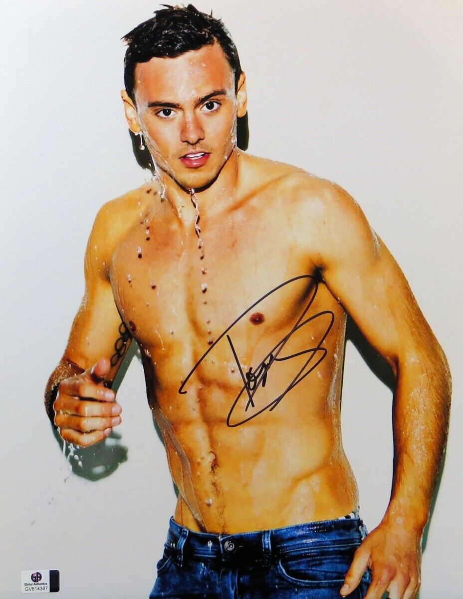 Tom Daley Signed Autographed 11X14 Photo Poster painting Sexy Jeans Soaking Wet GV814387