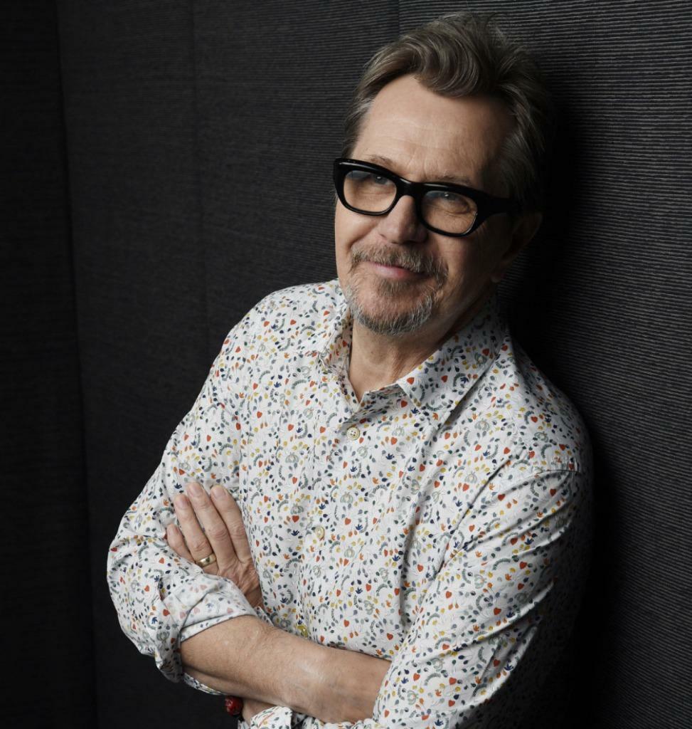 Gary Oldman 8x10 Picture Simply Stunning Photo Poster painting Gorgeous Celebrity #17