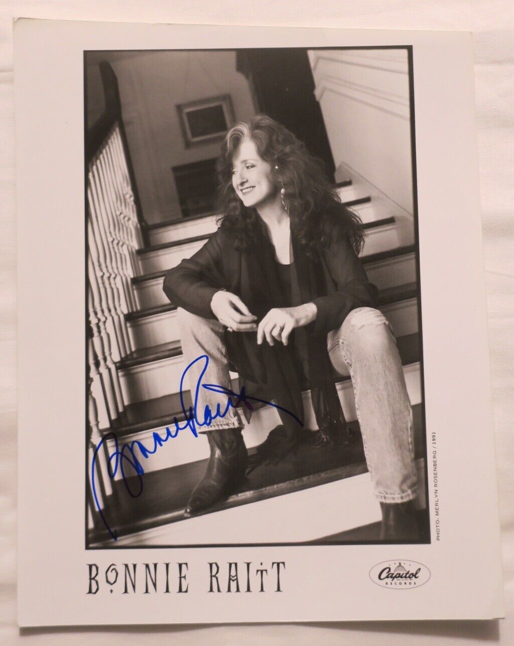 Bonnie Raitt Signed Authentic Autographed 8x10 B/W Photo Poster painting JSA #GG67973