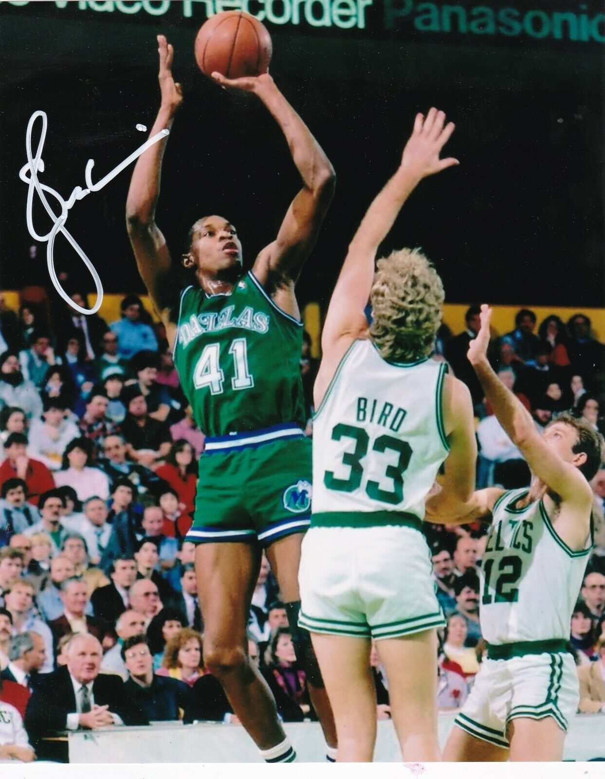 SAM PERKINS DALLAS MAVERICKS ACTION SIGNED 8x10