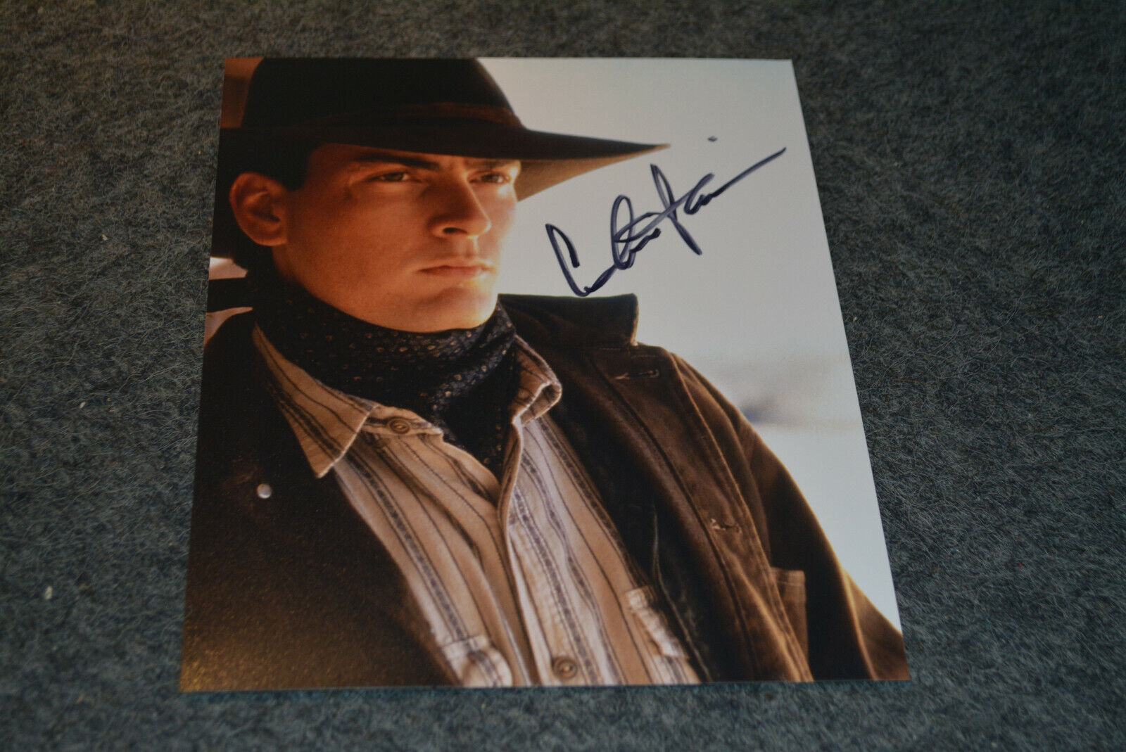 CHARLIE SHEEN signed autograph 8x10 In Person YOUNG GUNS