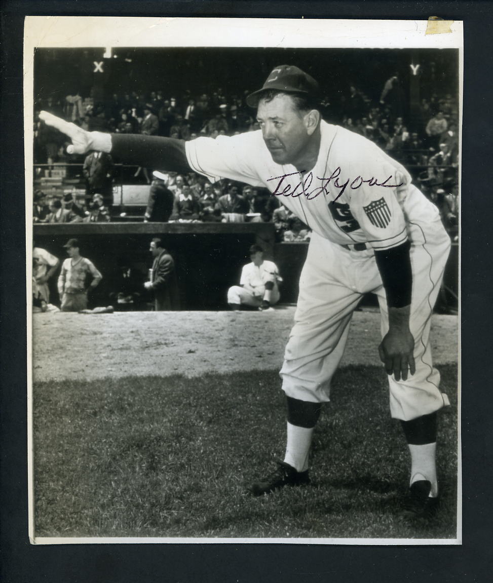 Ted Lyons Signed Autographed 1946 Press Photo Poster painting Chicago White Sox