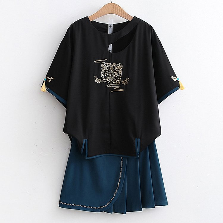 Vintage Embroidery Hollow Out T-Shirt Pleated Skirt Set - Modakawa modakawa
