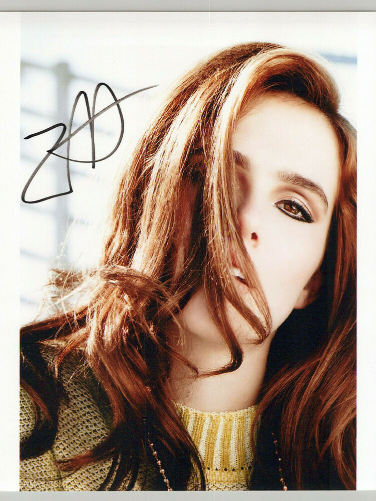 Zoey Deutch glamour shot autographed Photo Poster painting signed 8x10 #9