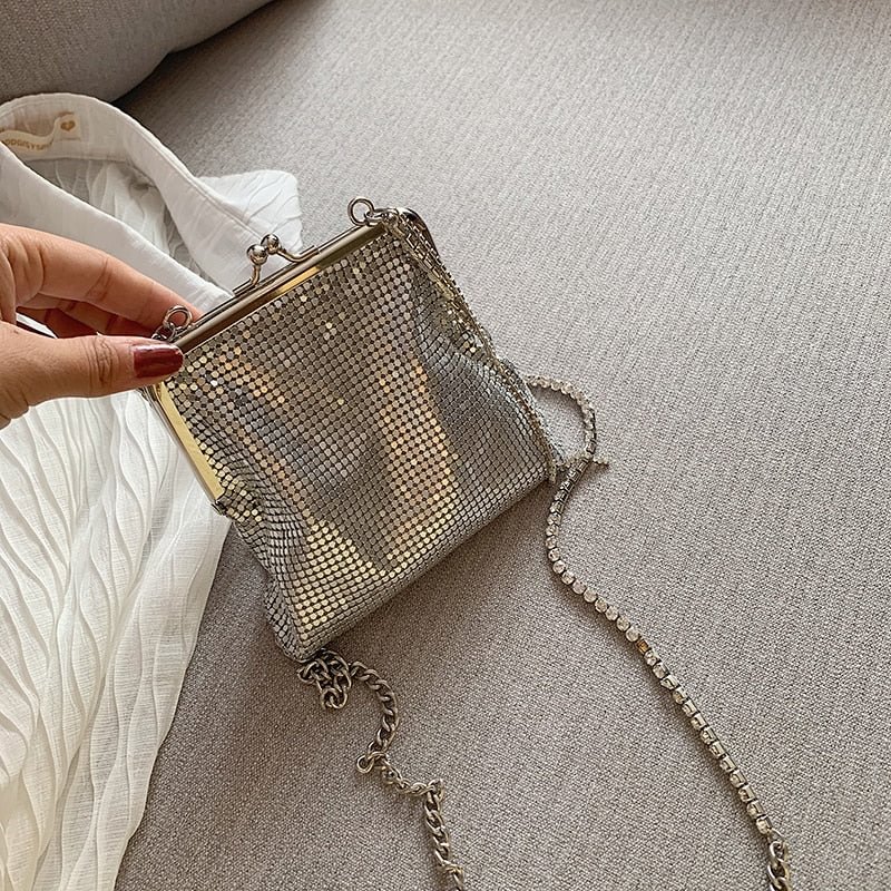 Elegant Female Clip Bucket bag 2020 Spring Fashion New High quality Women's Designer Handbag Lock Chain Shoulder Messenger Bag