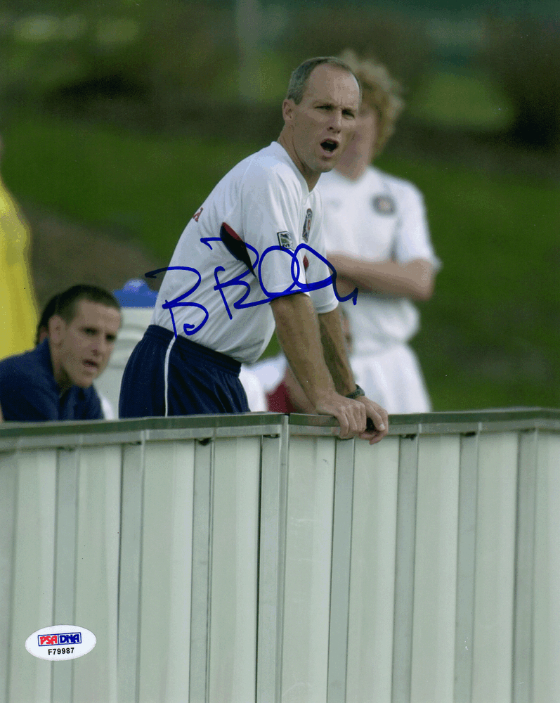 Bob Bradley SIGNED 8x10 Photo Poster painting Team USA *VERY RARE* PSA/DNA AUTOGRAPHED