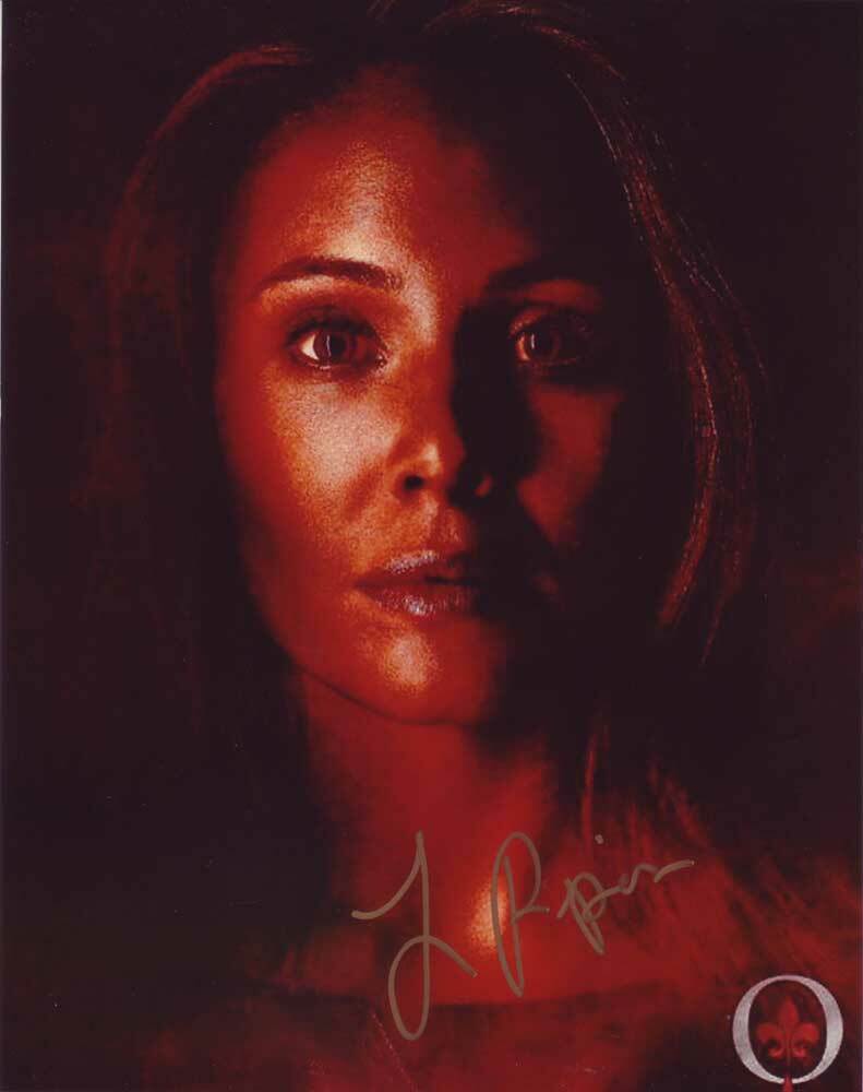 Leah Pipes In-person AUTHENTIC Autographed Photo Poster painting SHA #96877